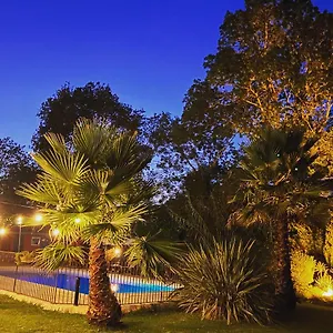 *** Hotel Logis La Bastide Des Golfs Francia